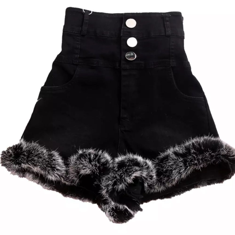 Black highwaist fur shorts